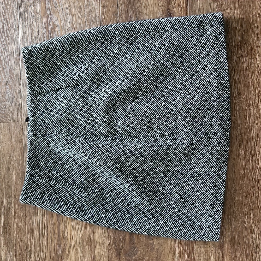 H&M Herringbone Skirt, size 4